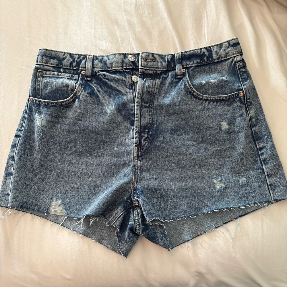 Wild Fable Highest Rise Distressed Women Shorts Size 16